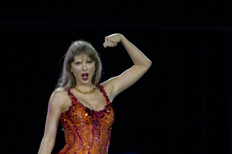 Taylor Swift, en tête des nominations des MTV EMAs, en concert à Miami le 18 octobre 2024  ( AFP / CHANDAN KHANNA )