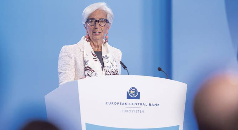 Christine Lagarde, présidente de la Banque centrale européenne, a annoncé, le 27 juillet, un nouveau relèvement de 0,25 point de pourcentage des taux d'intérêt directeurs en zone euro. Le taux de dépôt s'élève désormais à 3,75%.( © Felix Schmitt/ECB)