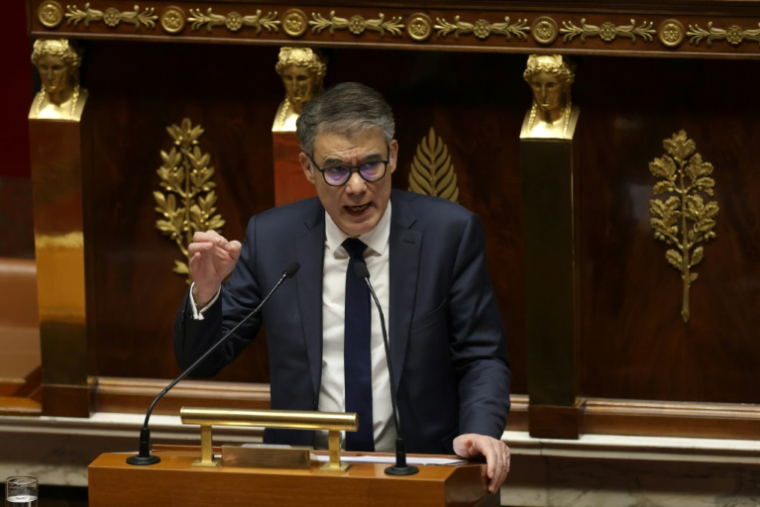 Olivier Faure, Premier secrétaire du Parti socialiste à la tribune de l'Assemblée nationale lors du débat sur la censure le 16 janvier 2025 ( AFP / Thibaud MORITZ )