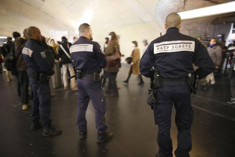 LES POLICIERS MUNICIPAUX, LA SÉCURITÉ DE LA SNCF ET DE LA RATP PEUVENT PORTER DES PISTOLETS