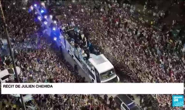 Les champions du monde de retour sur le sol argentin : des milliers de fans à Buenos Aires pour les accueillir