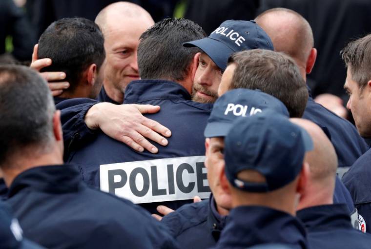 INFORMATION JUDICIAIRE APRÈS LE MEURTRE DES DEUX POLICIERS