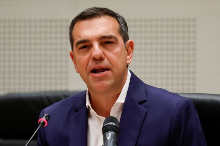Le chef du parti de gauche Syriza, Alexis Tsipras, fait une déclaration à Athènes