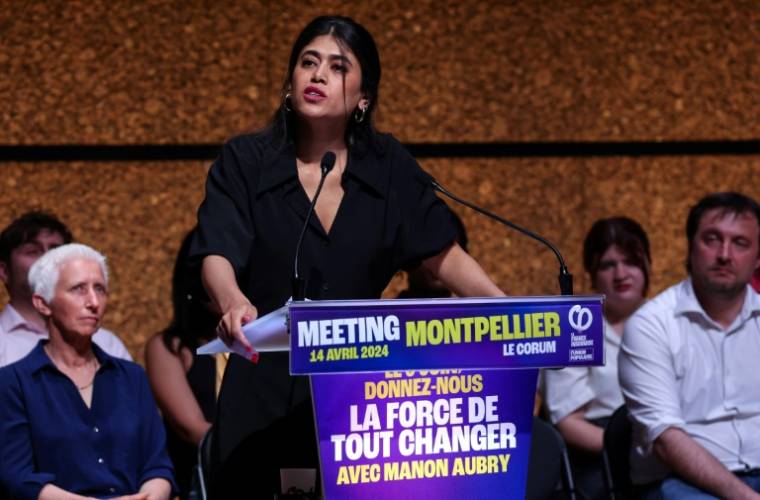 Rima Hassan lors d'un meeting à Montpellier, dans le sud-ouest de la France, le 14 avril 2024 ( AFP / Pascal GUYOT )