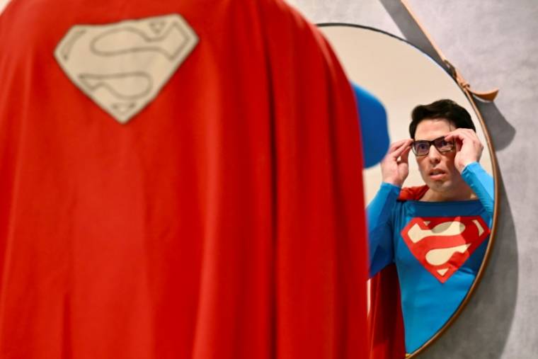 Leonardo Muylaert, le "Superman brésilien", dans son bureau à Brasilia, le 9 avril 2024 ( AFP / EVARISTO SA                   )
