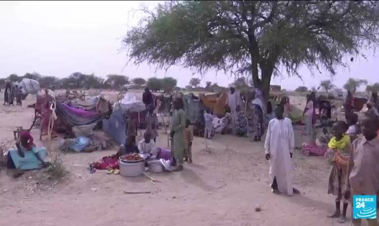 Soudan : la fuite éprouvante des habitants en plein chaos
