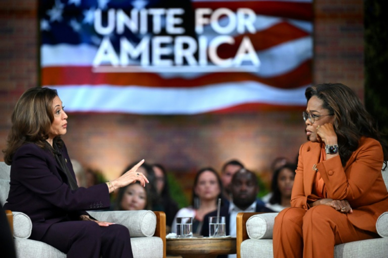 Kamala Harris invitée sur le plateau d'Oprah Winfrey le 19 septembre 2024 ( AFP / SAUL LOEB )