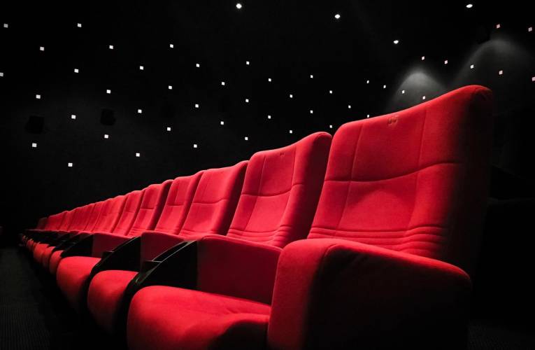 Fin 2022, le premier cinéma “entièrement premium” a ouvert ses portes dans le quartier de Montparnasse. ( crédit photo : Getty Images )