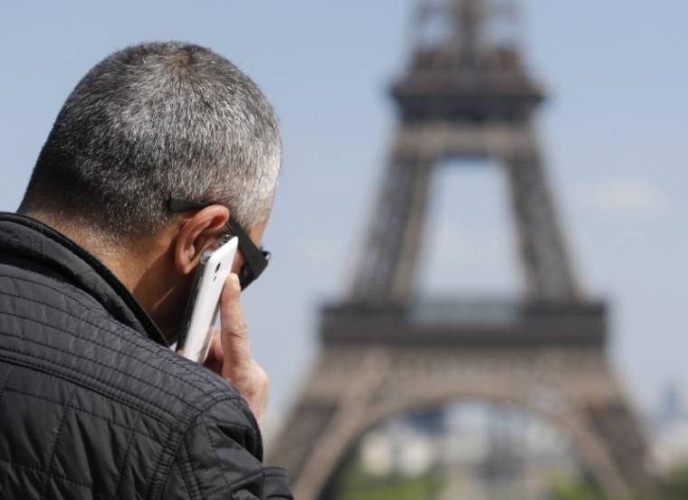 FRANCE: LE CLIMAT DES AFFAIRES STABLE EN AOÛT, L'EMPLOI FLÉCHIT