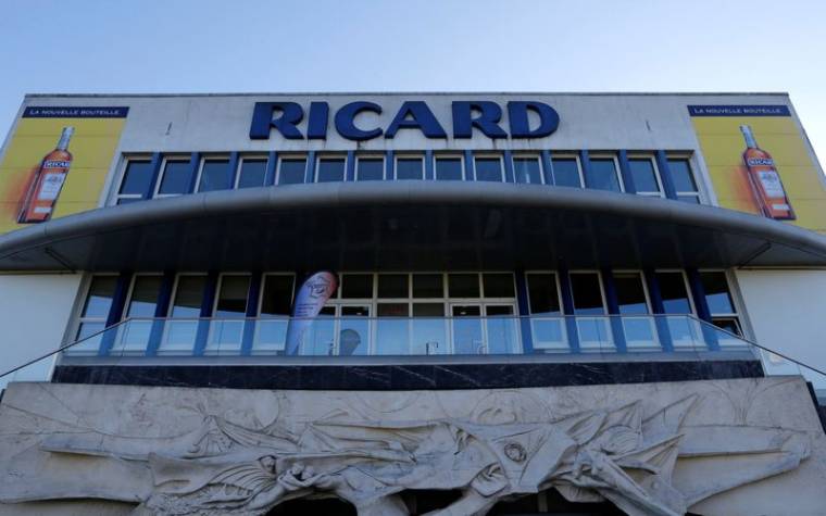 Le logo de Ricard à l'unité de fabrication de Ricard à Lormont