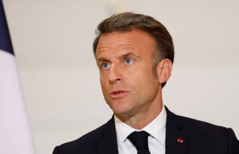 Le président de la République Emmanuel Macron à Paris, le 21 mai 2024 ( POOL / Yoan VALAT )