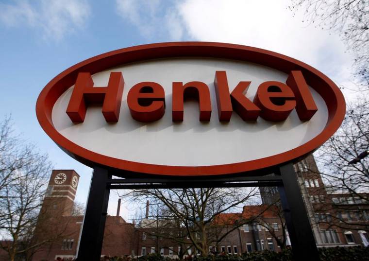 Un logo du groupe de biens de consommation Henkel à Dusseldorf, en Allemagne