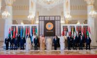 Photo diffusée par l'agence de presse officielle de Bahreïn (BNA) du roi du Bahreïn Hamad ben Issa Al Khalifa (c) avec les dirigeants arabes, le 16 mai 2024 à Manama ( Agence de presse officielle de Bahreïn (BNA) / - )