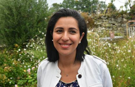 La secrétaire d'Etat chargée de la Biodiversité Sarah El Haïry, le 12 septembre 2023 à La Roche-Posay. ( AFP / PASCAL LACHENAUD )