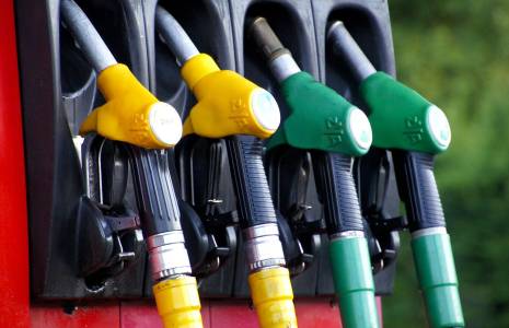 La solution proposée par le gouvernement ne résoudrait pas véritablement le problème des prix élevés du carburant. (IADE-Michoko / Pixabay )