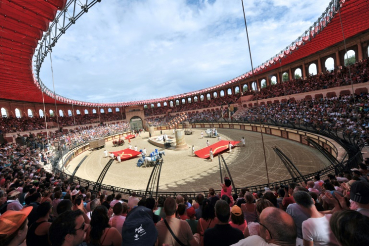 Le Puy du Fou a accueilli 2,8 millions de visiteurs en 2024, nouveau record depuis sa création par Philippe de Villiers ( AFP / FRANK PERRY )