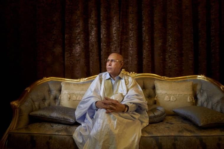 Le président mauritanien sortant Mohamed Ould Ghazouani pose pour un portrait durant sa campagne à Atar, le 21 juin 2024. ( AFP / Michele Cattani )