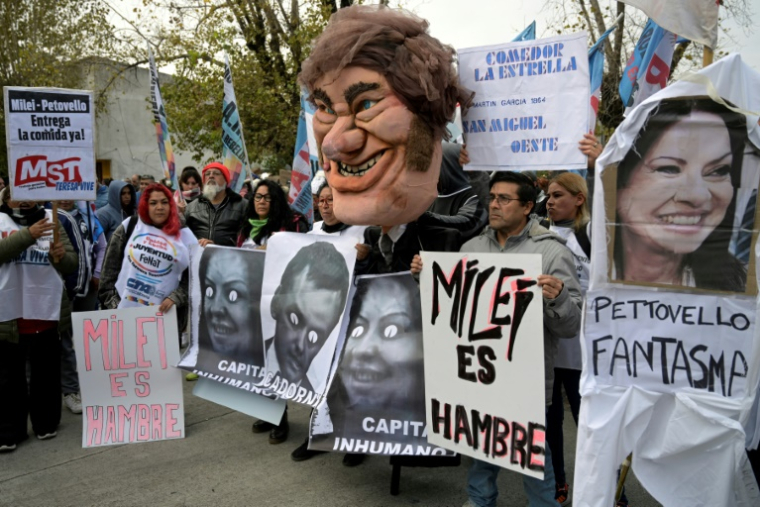 Manifestation d'organisations sociales et caritatives contre le président Javier Milei, le 29 mai 2024 à Buenos Aires ( AFP / JUAN MABROMATA )