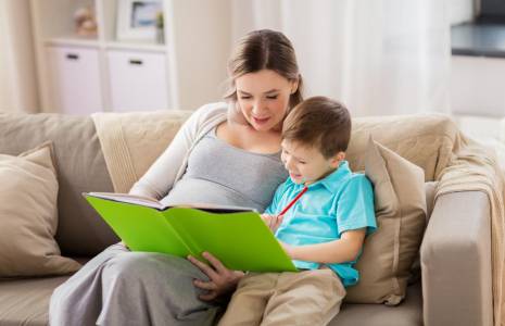 En tant que père ou mère célibataire, vous pouvez prétendre à de nombreuses aides ou dispositifs visant à améliorer vos ressources et le niveau de vie de votre famille. ( crédit photo : Syda Productions/Shutterstock / Syda Productions )