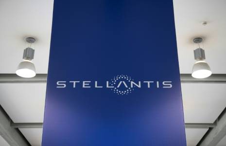 Stellantis a commencé à distribuer des véhicules de remplacement pour les conducteurs de Citroën et DS bloqués par un airbag défectueux ( AFP / MARCO BERTORELLO )