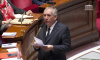 Bayrou annonce que les dépenses de santé augmenteront de 3,3% en 2025 au lieu de 2,8% prévus