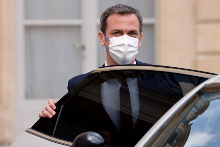 Olivier Véran à Paris, le 28 avril 2021. ( AFP / LUDOVIC MARIN )
