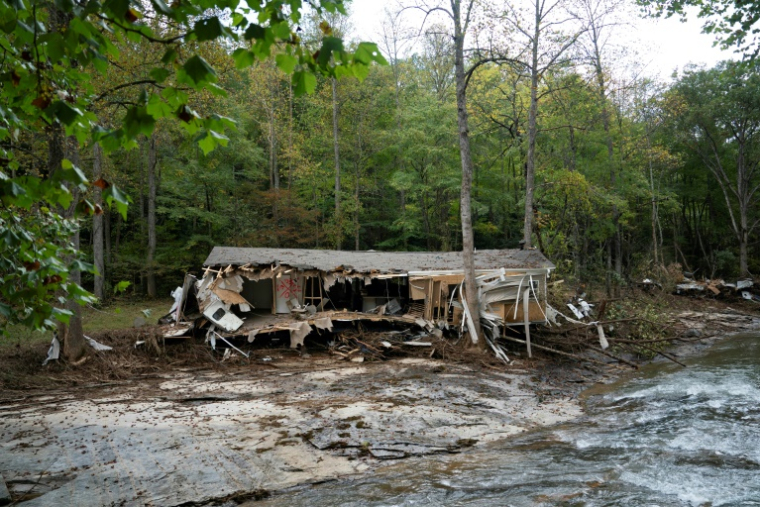 Une maison détruite à Black Mountain, en Caroline du Nord, le 3 octobre 2024 ( AFP / Allison Joyce )