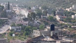 Cisjordanie: fumée et coups de feu lors d'un raid des forces israéliennes