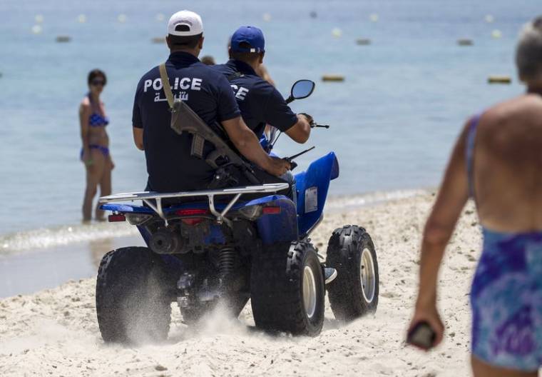 PRÉSENCE POLICIÈRE RENFORCÉE DANS LES VILLES TOURISTIQUES DE TUNISIE