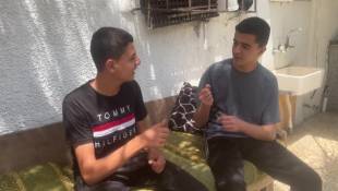 À Gaza, le dur quotidien de deux frères malentendants