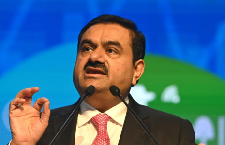 Le milliardaire indien Gautam Adani, le 19 novembre 2022 à Bombay ( AFP / Indranil MUKHERJEE )