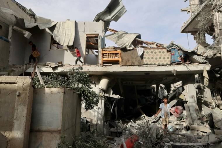 Une maison détruite par un bombardement israélien à Rafah, dans le sud de la bande de Gaza, le 25 avril 2024 ( AFP / MOHAMMED ABED )