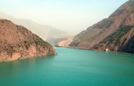 Le réservoir d'eau de la centrale hydroélectrique de Rogoun, au Tadjikistan, le 28 novembre 2024 ( AFP / STRINGER )