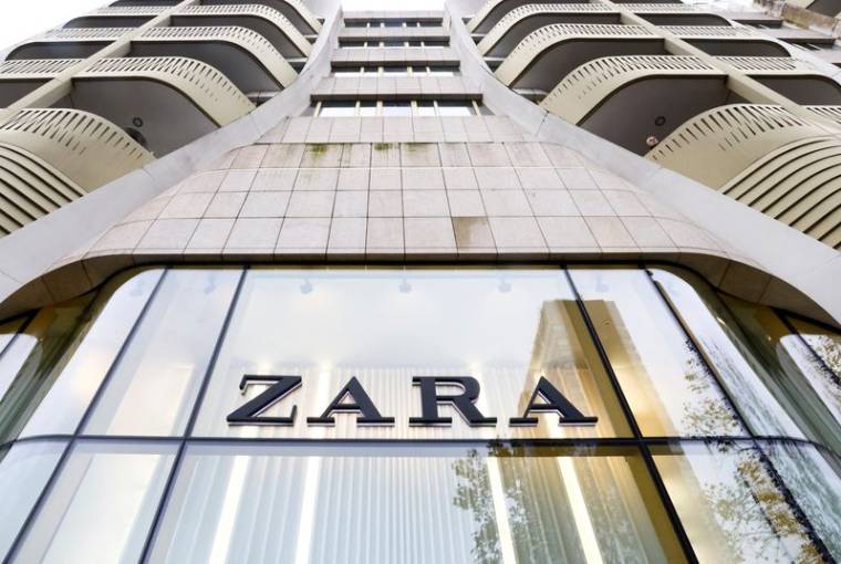 Photo d'archives: Le logo du magasin de vêtements Zara