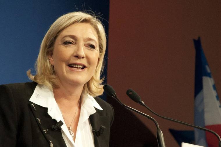 Marine Le Pen accède au pouvoir… dans un livre crédit photo : Photo Claude TRUONG-NGOC