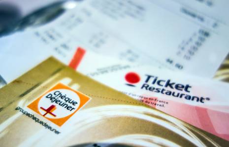 Le montant d'un chéque restaurant sera amené à 19 euros maximum par jour. ( AFP / PHILIPPE HUGUEN )