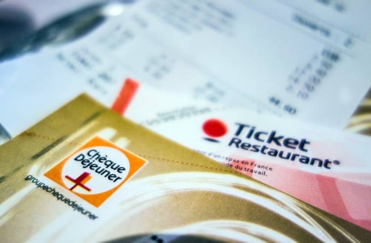 Le montant d'un chéque restaurant sera amené à 19 euros maximum par jour. ( AFP / PHILIPPE HUGUEN )
