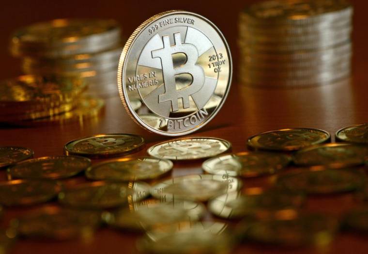 Le bitcoin fait ses débuts à 15 000 dollars l'unité sur une bourse mondiale
