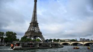 Répétition de navigation sur la Seine pour la cérémonie d'ouverture des Jeux olympiques de Paris 2024, le 17 juin 2024 à Paris ( AFP / JULIEN DE ROSA )