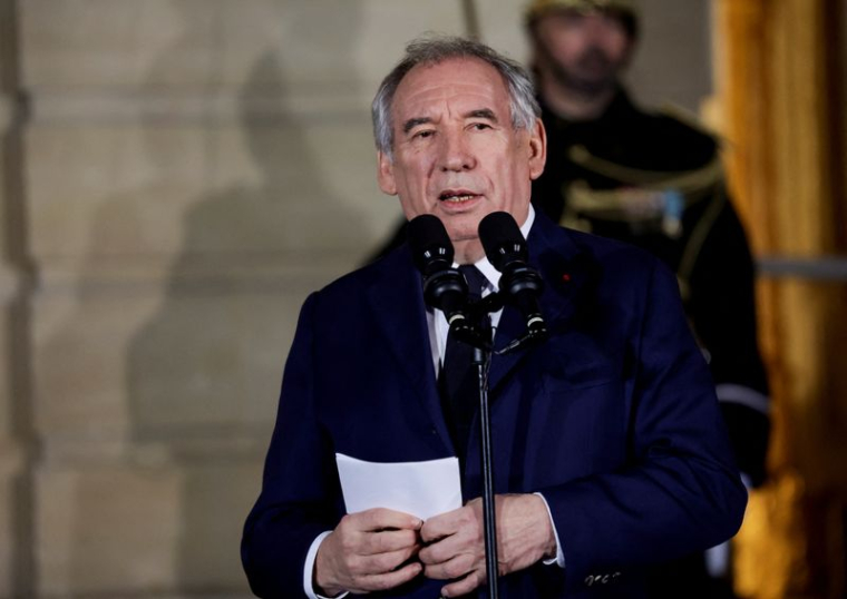 François Bayrou lors de la cérémonie de passation de pouvoir à l'Hôtel Matignon