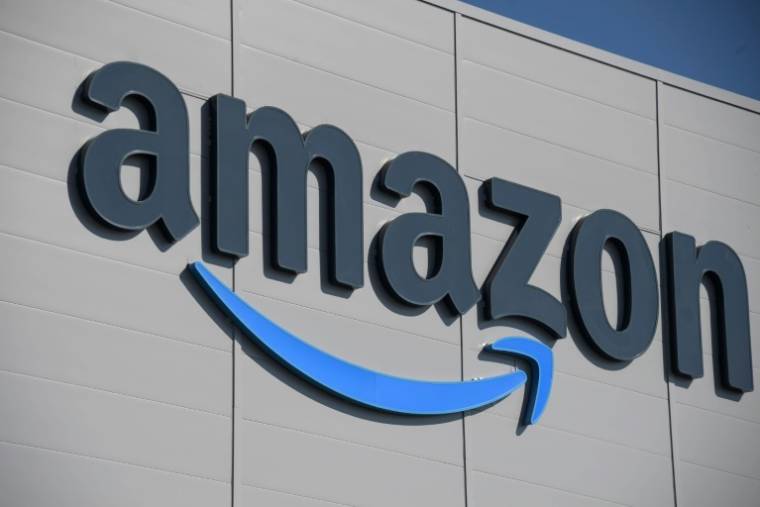 Le géant américain du e-commerce Amazon va investir "plus de 1,2 milliard d'euros en France" dans ses infrastructures logistique et web, avec la création de "plus de 3.000 emplois" ( AFP / SEBASTIEN BOZON )