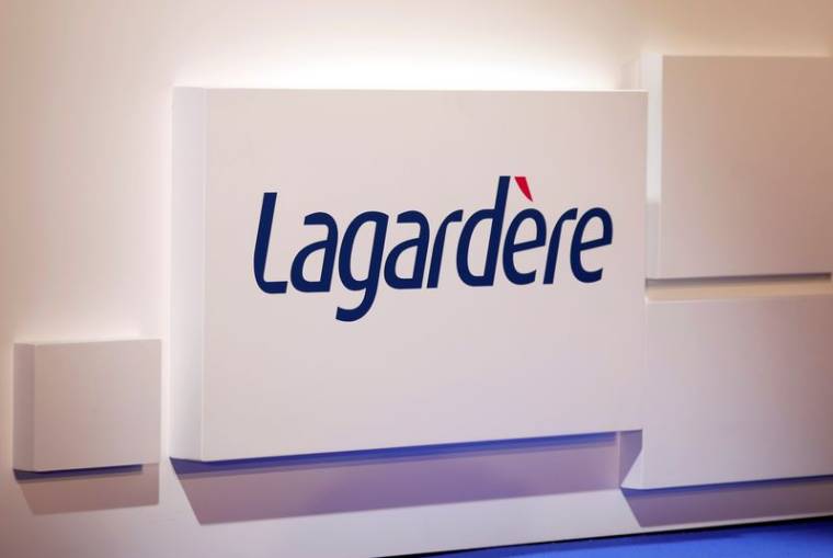 Le logo du groupe de presse français Lagardère lors de l'assemblée générale des actionnaires du groupe à Paris