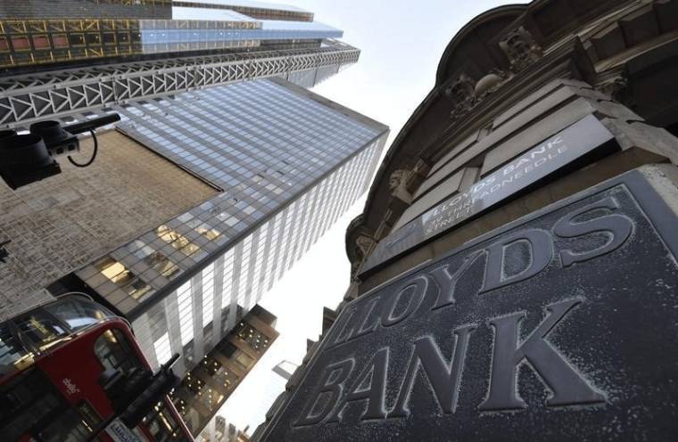 LLOYDS BANK IMPUTE UNE NOUVELLE CHARGE DE 500 MILLIONS DE LIVRES