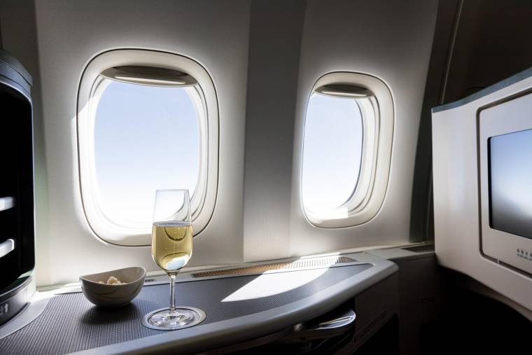 Les compagnies aériennes investissent massivement dans leur classe affaires pour proposer à leur clientèle une nouvelle approche du luxe en plein air. ( crédit photo : Getty Images )