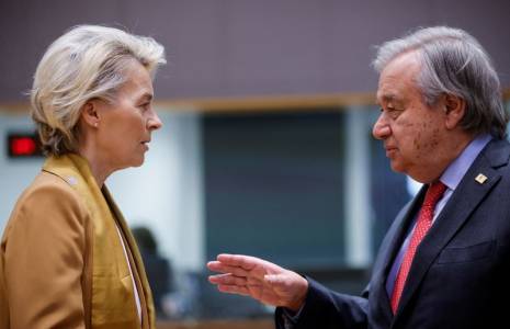 Photo de la présidente de la Commission européenne Ursula von der Leyen et du secrétaire général des Nations unies António Guterres