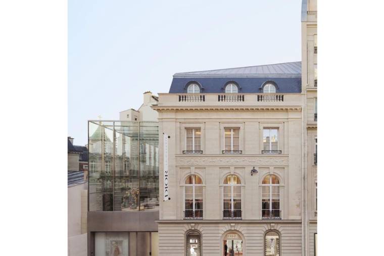 Le 30 Montaigne: nouveau temple du luxe de Dior (Crédit photo : capture instagram @diormaison)
