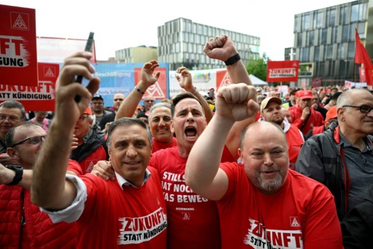 Des milliers de salariés du géant de l'acier en crise Thyssenkrupp manifestent le 23 mai 2024 à Essen, en Allemagne ( AFP / INA FASSBENDER )