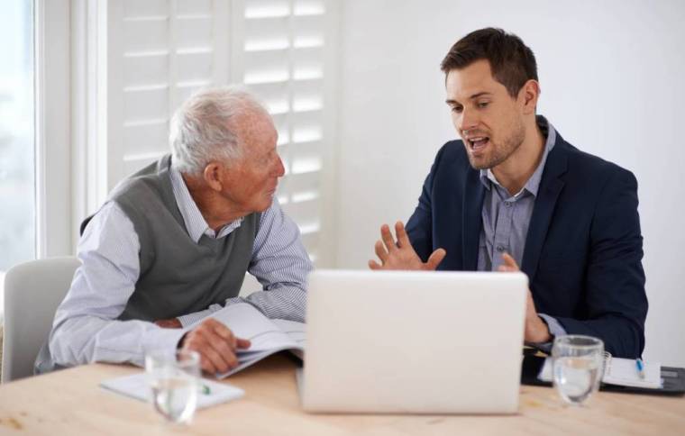 Assurance-vie : peut-on souscrire un contrat après 70 ans ? / iStock.com - PeopleImages