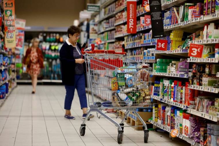 Des clients dans un supermarché en Île-de-France