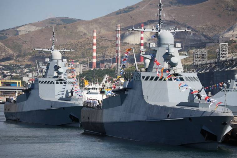 Des navires de guerre russes à Novorossiysk, en Russie, le 30 juillet 2023. ( AFP / STRINGER )
